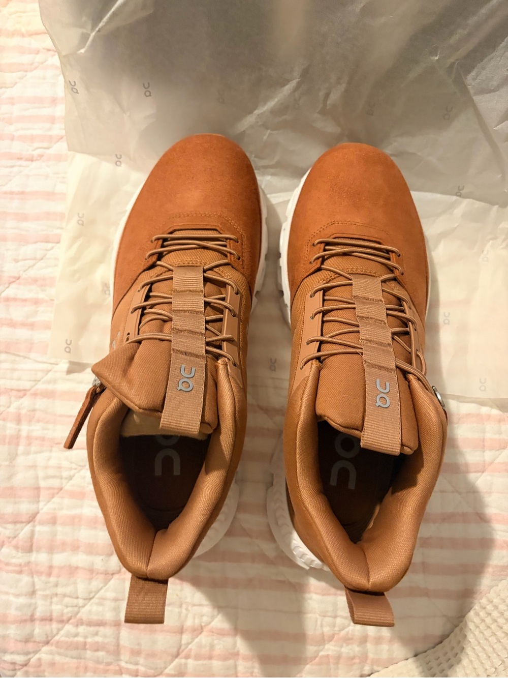 NWB RARE ON RUNNING MID TOP RUNNING/HIKING SHOES - Picture 4 of 9